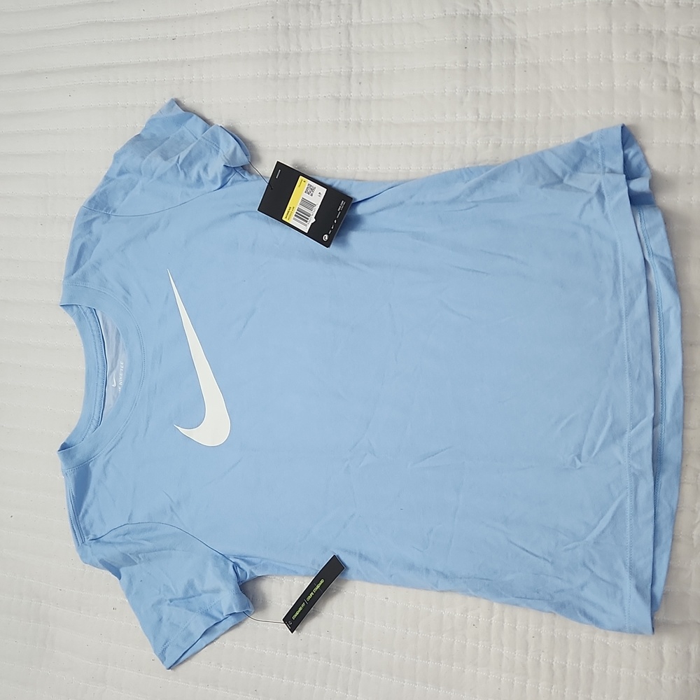 Nike women's tee shirt size small powder blue. New with tags